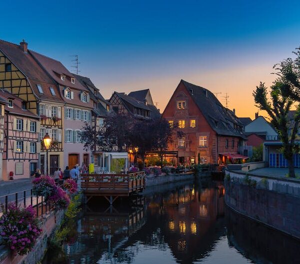 Wat zijn de voordelen van reizen naar landen buiten europa in vergelijking met reizen binnen europa?